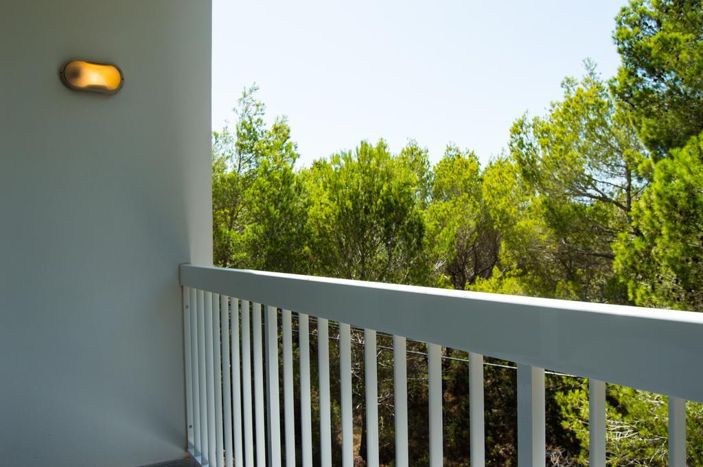 Es Pi 2 Hotell Playa Migjorn Rum bild